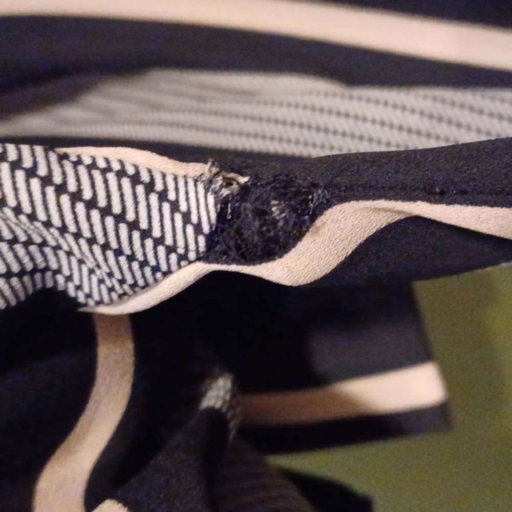 Worthington Blouse - Picture 7 of 8